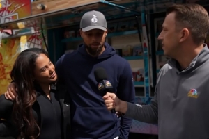 阿耶莎谈库里获得体育人道主义奖：为他感到骄傲 他如此谦逊从容
